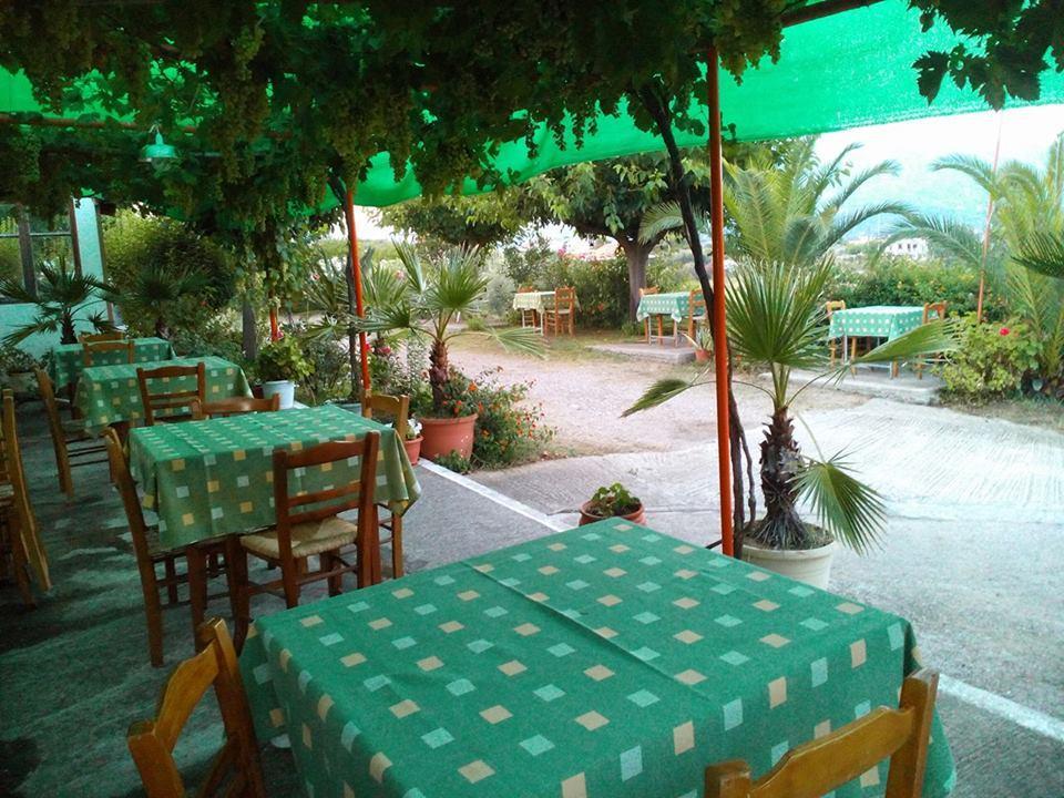 זכארו Theodore Apartments מראה חיצוני תמונה
