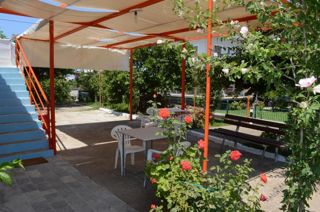 זכארו Theodore Apartments מראה חיצוני תמונה